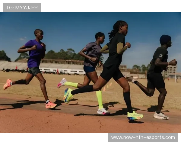 长跑邀请赛：肯尼亚运动员再创新高，赛场火爆！，肯尼亚长跑运动员训练视频